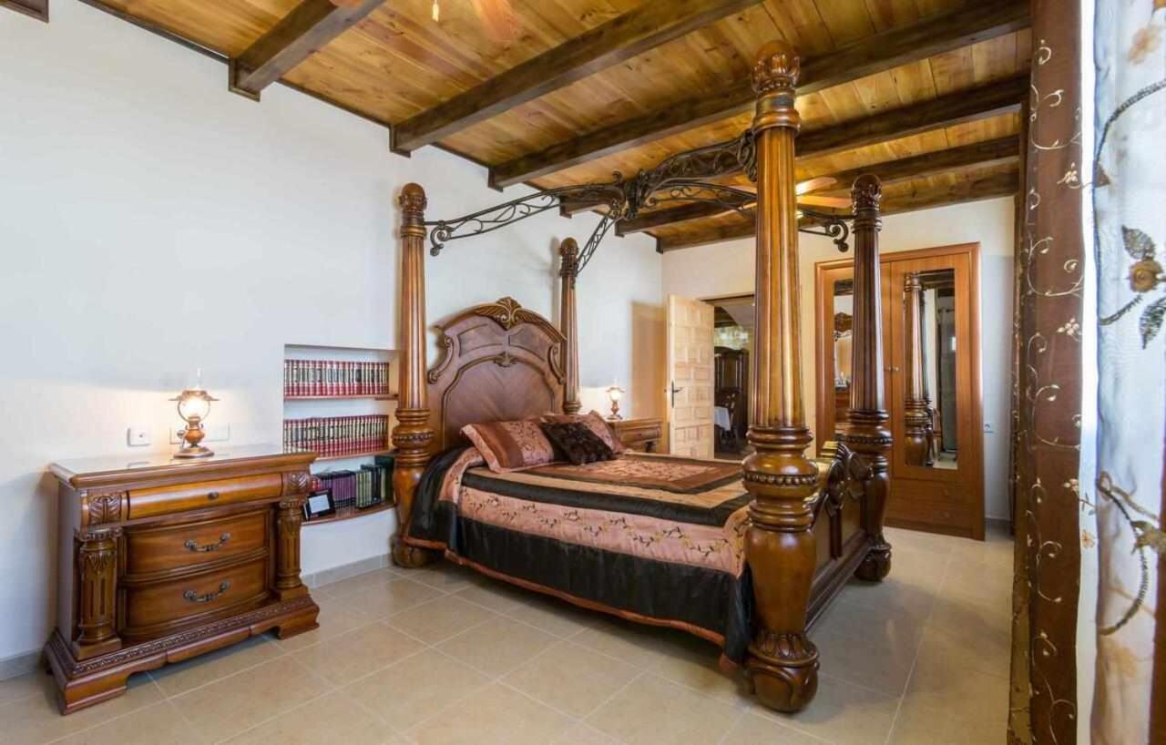 Casa Rural La Del Alba Seria Argamasilla De Alba Bagian luar foto
