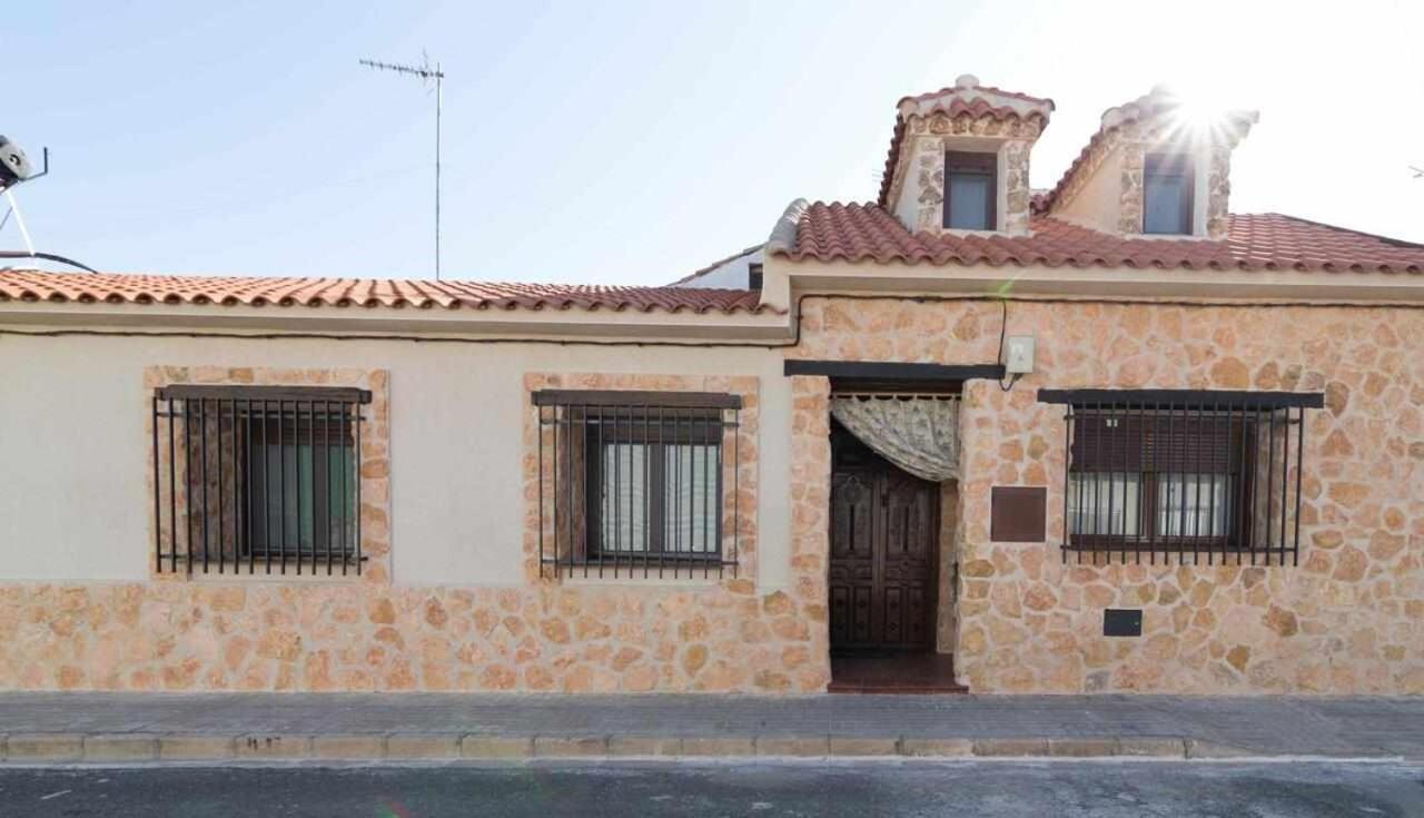 Casa Rural La Del Alba Seria Argamasilla De Alba Bagian luar foto