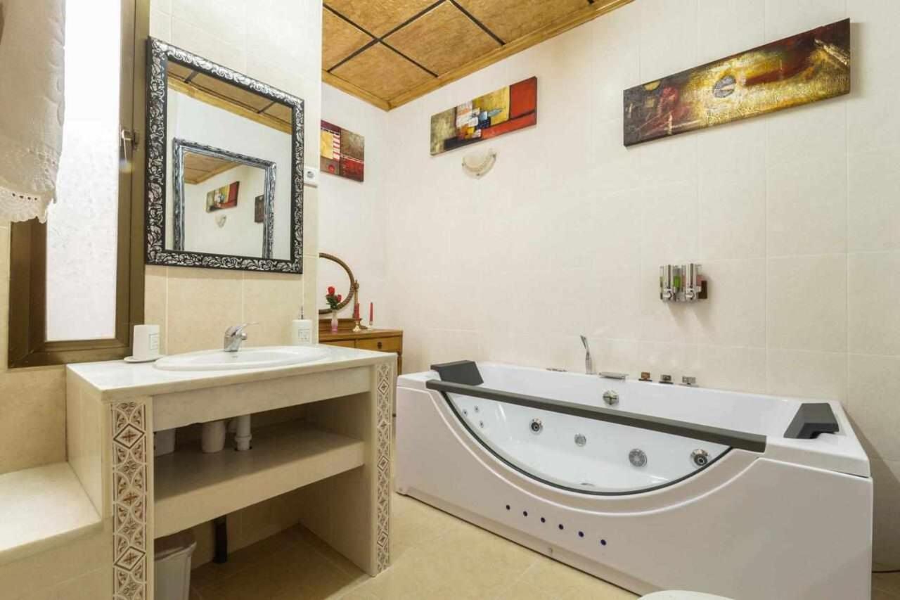 Casa Rural La Del Alba Seria Argamasilla De Alba Bagian luar foto